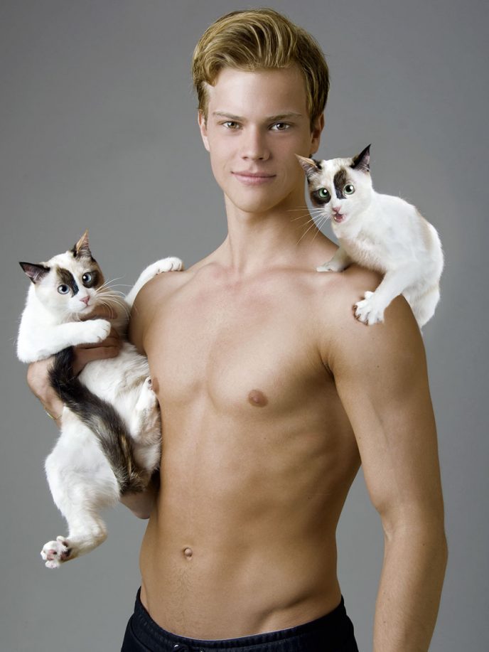 cats male models photoshoot pussy riot michelangelo cecilia 7 5819daacdea33 880 688x917