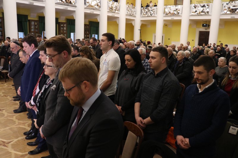 f272f78d bd2c 48de 8bd2 a7459c1c1a0e