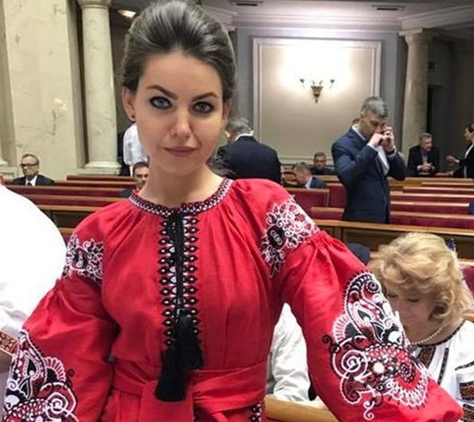 Кошельова прийшла в Верховну Раду в вишиванці за 20 тис грн Kosheleva pryyshla v Verkhovnu Radu